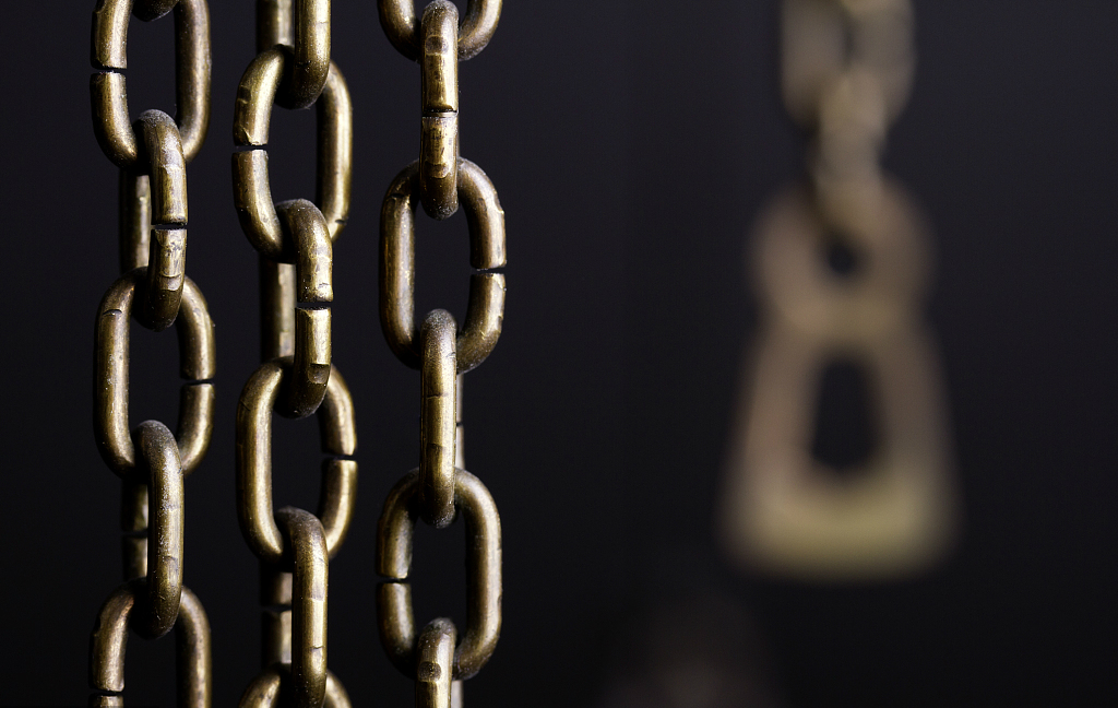 三张图编出五篇文章，揭秘趣头条背后的微商链条