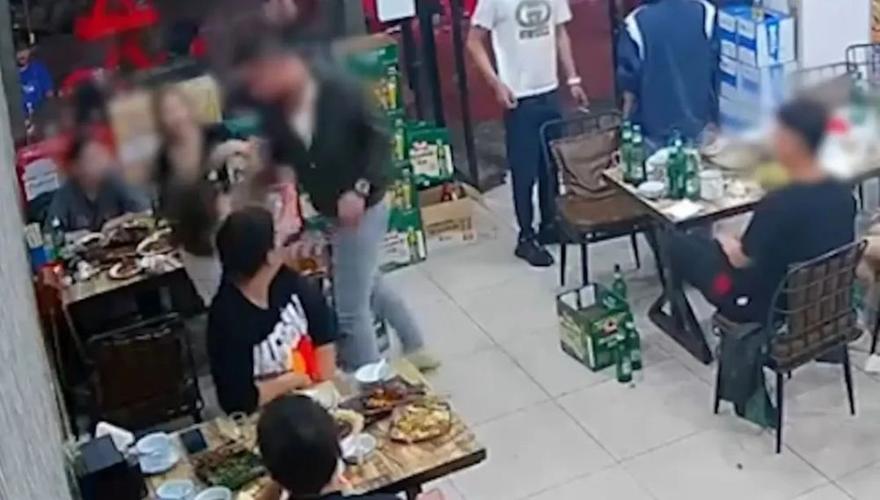 打死不能开烧烤店