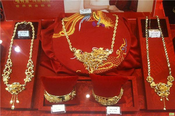 黄金哪个品牌好