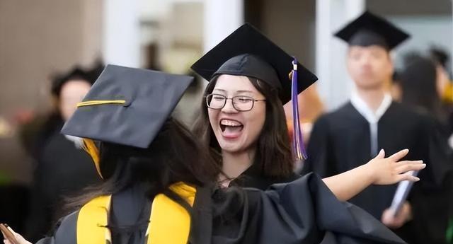 首当其冲什么意思