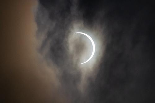 弯弯的月亮像什么