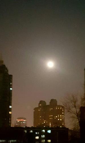 圆圆的月亮像什么