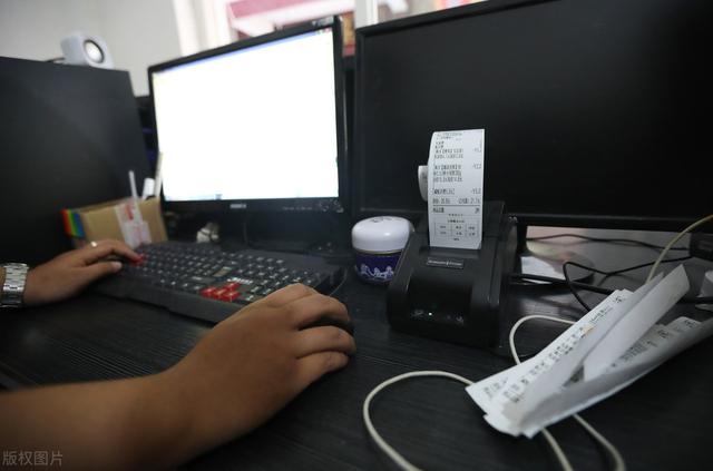 做电商一个月可以赚多少钱 做电商一个月可以赚多少钱