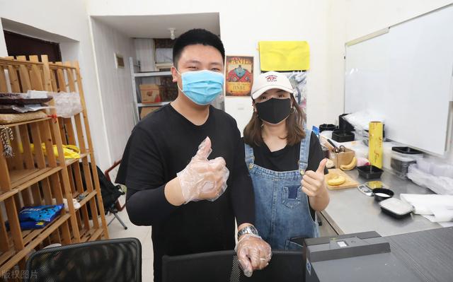 做电商一个月可以赚多少钱 做电商一个月可以赚多少钱